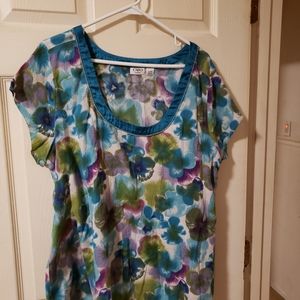 Womens plus size top size 22/24W